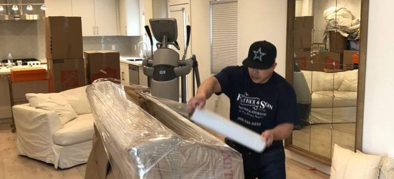 residential movers packing household items
