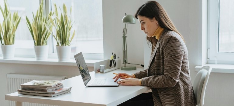 A Woman making appointment for a move with Santa Clarita moving company