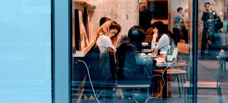 Women in Cafe