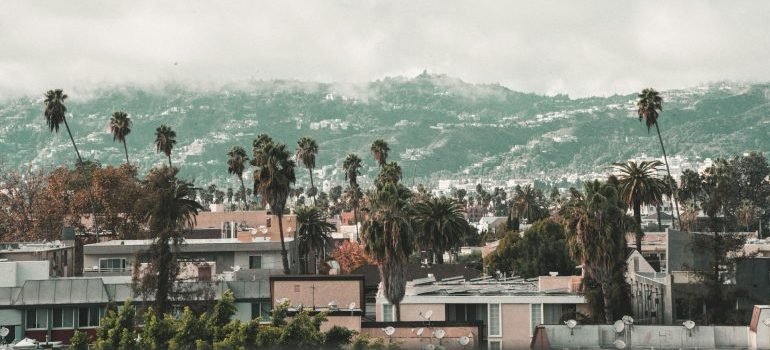 Tarzana vs nearby Valley areas